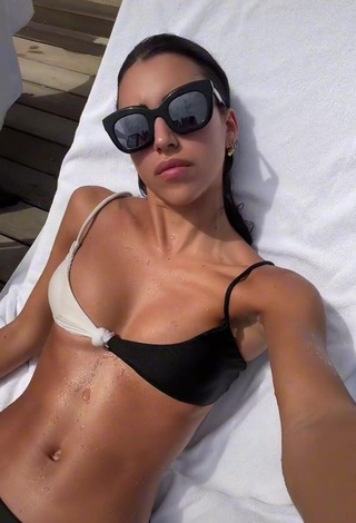 1. Hot Alexandra Blázquez Shows Cleavage in Mini Bikini (Underboob)