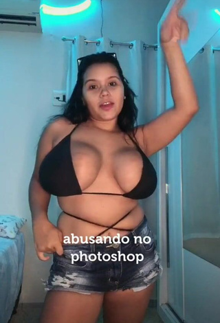 1. Allana Vasconcelos Demonstrates Sweetie Cleavage (Side Boob)