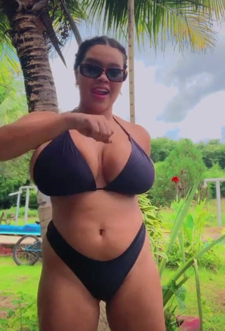 4. Pretty Allana Vasconcelos Shows Cleavage in Black Bikini and Bouncing Big Tits