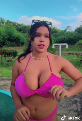 4. Adorable Allana Vasconcelos Shows Cleavage in Seductive Pink Bikini and Bouncing Big Boobs