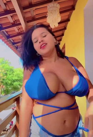 4. Lovely Allana Vasconcelos Shows Cleavage in Blue Bikini and Bouncing Big Breasts