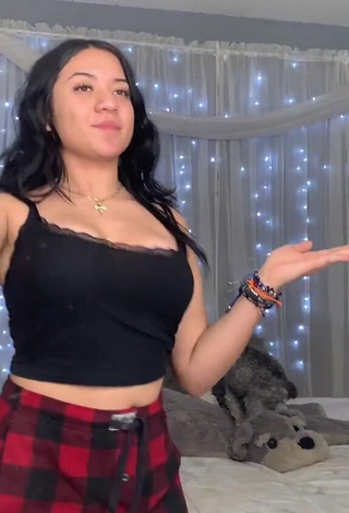 Hot Brissa Murillo Shows Cleavage in Black Crop Top and Bouncing Boobs