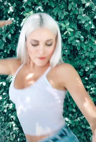 3. Erotic Bella Martinez Shows Cleavage in White Crop Top and Bouncing Boobs