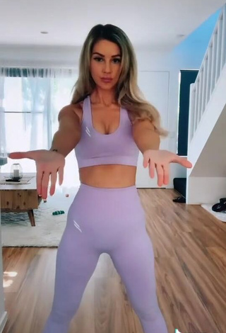 4. Sexy Brooklyn Elliott in Leggings and Bouncing Breasts