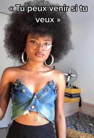 1. Sexy Emilietalk Shows Cleavage in Crop Top