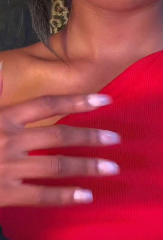 Hot Emilietalk Shows Cleavage in Red Dress