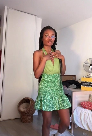 Desirable Emilietalk Shows Cleavage in Green Crop Top