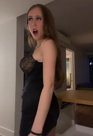 Sexy Emily_kyte Shows Cleavage in Dress and Bouncing Big Boobs