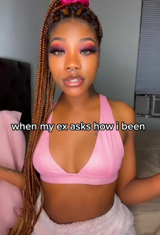 1. Sweetie Essieebaee Shows Cleavage in Pink Crop Top