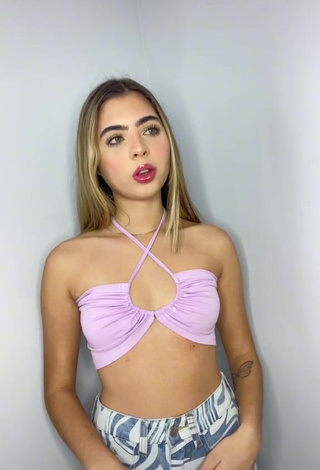 Hot Eve Cardoso Shows Cleavage in Purple Crop Top