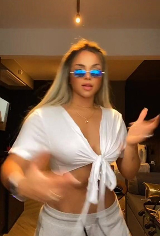 Erotic Gabily Shows Cleavage in White Crop Top