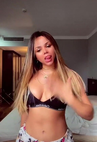 3. Sexy Gabily Shows Cleavage in Black Sport Bra