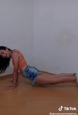 4. Hot Giovanna Neves in Orange Crop Top