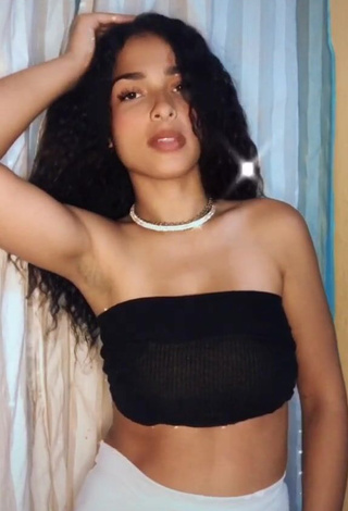 1. Sexy Gleijysa in Black Tube Top