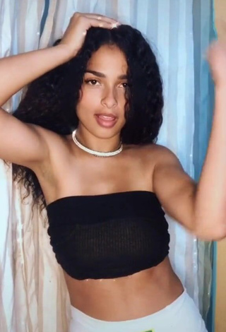 Sexy Gleijysa in Black Tube Top