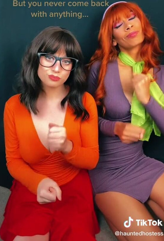 4. Elegant Hauntedhostess Shows Cleavage and Bouncing Boobs