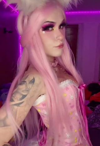 Pretty Holofox Shows Cleavage in Dress