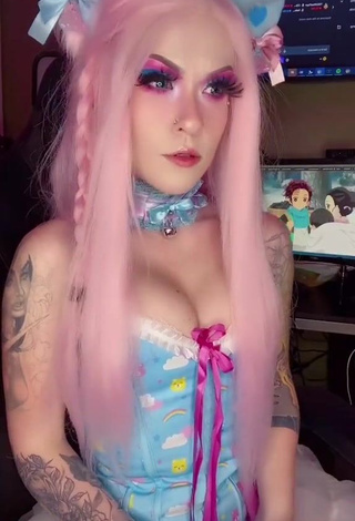 Sweet Holofox Shows Cleavage in Cute Dress