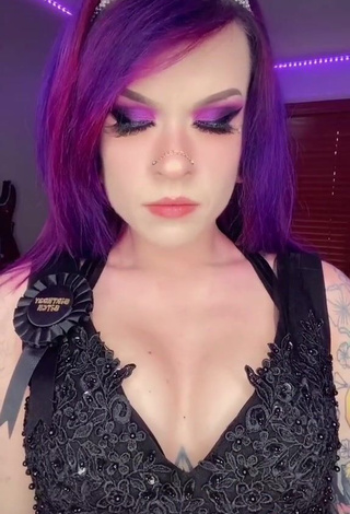 Holofox Demonstrates Sweet Cleavage