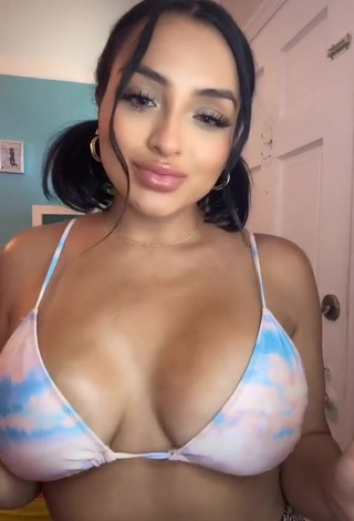 3. Amazing Alma Ramirez Shows Cleavage in Hot Bikini Top and Bouncing Big Tits