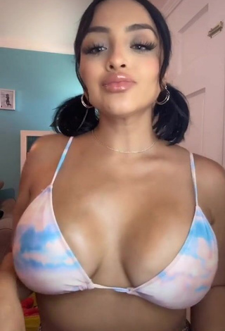 4. Amazing Alma Ramirez Shows Cleavage in Hot Bikini Top and Bouncing Big Tits