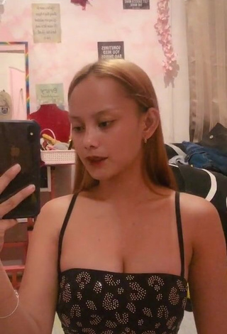 Cute Rita Gaviola Shows Cleavage in Crop Top