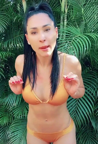 1. Hot Jaqueline Shows Cleavage in Orange Bikini