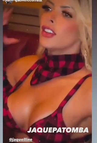 1. Sexy Jaquelline Shows Cleavage in Checkered Bra and Bouncing Breasts