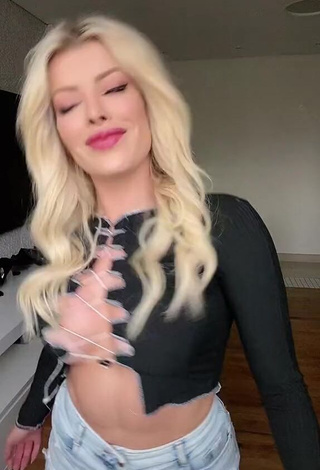 1. Pretty Jaquelline Shows Cleavage in Black Crop Top and Bouncing Boobs