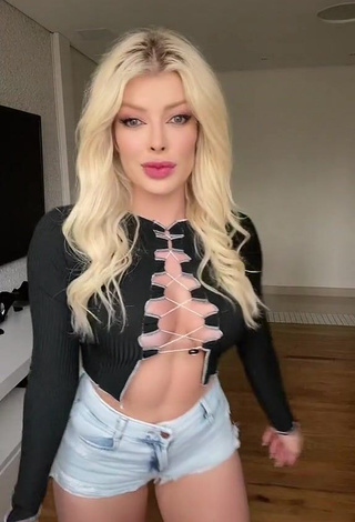 4. Pretty Jaquelline Shows Cleavage in Black Crop Top and Bouncing Boobs