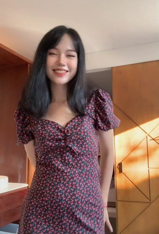 Hot Jkaajiang Shows Cleavage in Dress