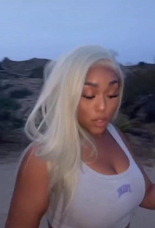 Sexy Jordyn Woods Shows Cleavage in Grey Crop Top and Bouncing Big Tits