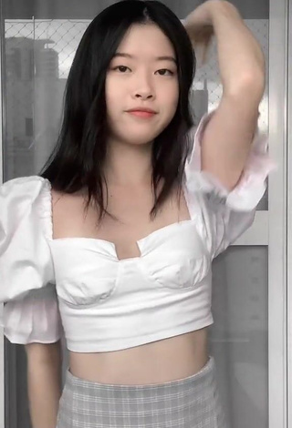 4. Beautiful Julia Hayama Shows Cleavage in Sexy White Crop Top