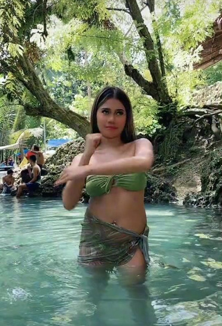 4. Hot Julie Mae Potot Lambayong Shows Cleavage in Green Bikini Top at the Pool