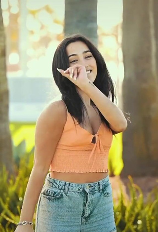 1. Gorgeous Karina Prieto Shows Cleavage in Alluring Peach Crop Top