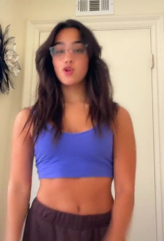 3. Sensual Karina Prieto Shows Cleavage in Blue Crop Top