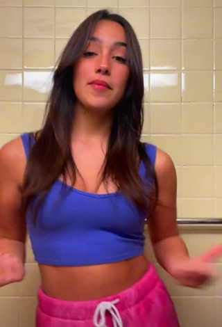 1. Erotic Karina Prieto Shows Cleavage in Blue Crop Top and Bouncing Boobs