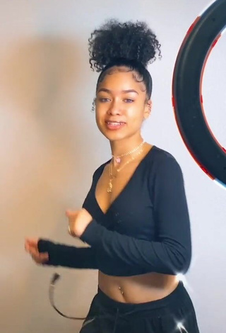 Lanii Kay Looks Really Cute in Black Crop Top