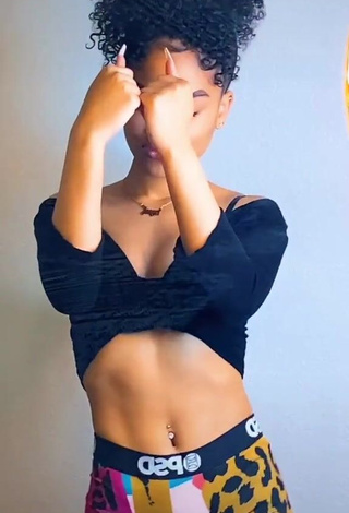 1. Lanii Kay Looks Erotic in Black Crop Top while doing Belly Dance