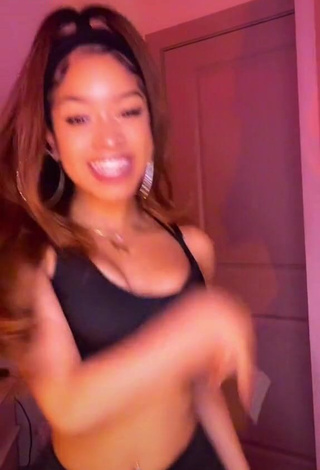 1. Alluring Lanii Kay Shows Cleavage in Erotic Black Crop Top and Bouncing Boobs