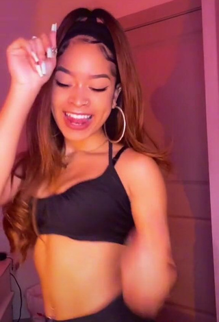 4. Alluring Lanii Kay Shows Cleavage in Erotic Black Crop Top and Bouncing Boobs