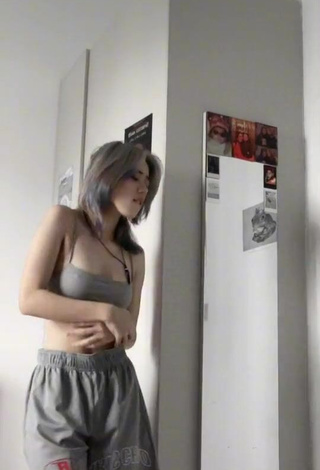 1. Really Cute Lee Loo Shows Cleavage in Grey Crop Top