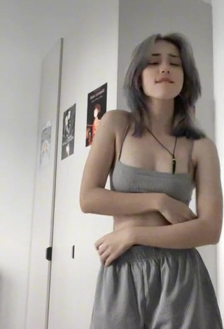 3. Really Cute Lee Loo Shows Cleavage in Grey Crop Top