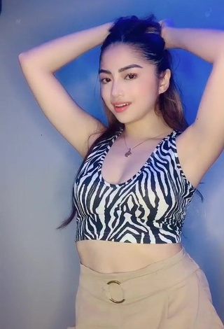 1. Lovely Lea Jane Shows Cleavage in Zebra Crop Top