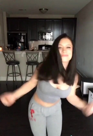 3. Sexy Lizzy Wurst Shows Cleavage in Grey Crop Top and Bouncing Tits