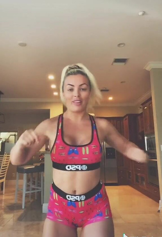 Hot Mandy Rose Shows Butt