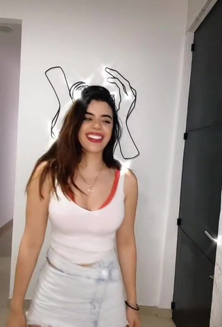 Sexy Marian Santos Shows Cleavage in White Tank Top