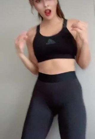 Hot Maxine Medina in Leggings