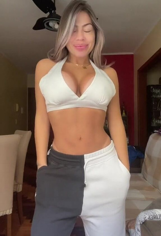 1. Camila Xavier Shows Cleavage in Sexy White Crop Top