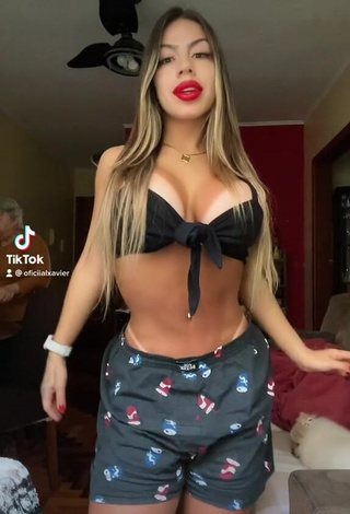 1. Hottest Camila Xavier Shows Cleavage in Black Crop Top